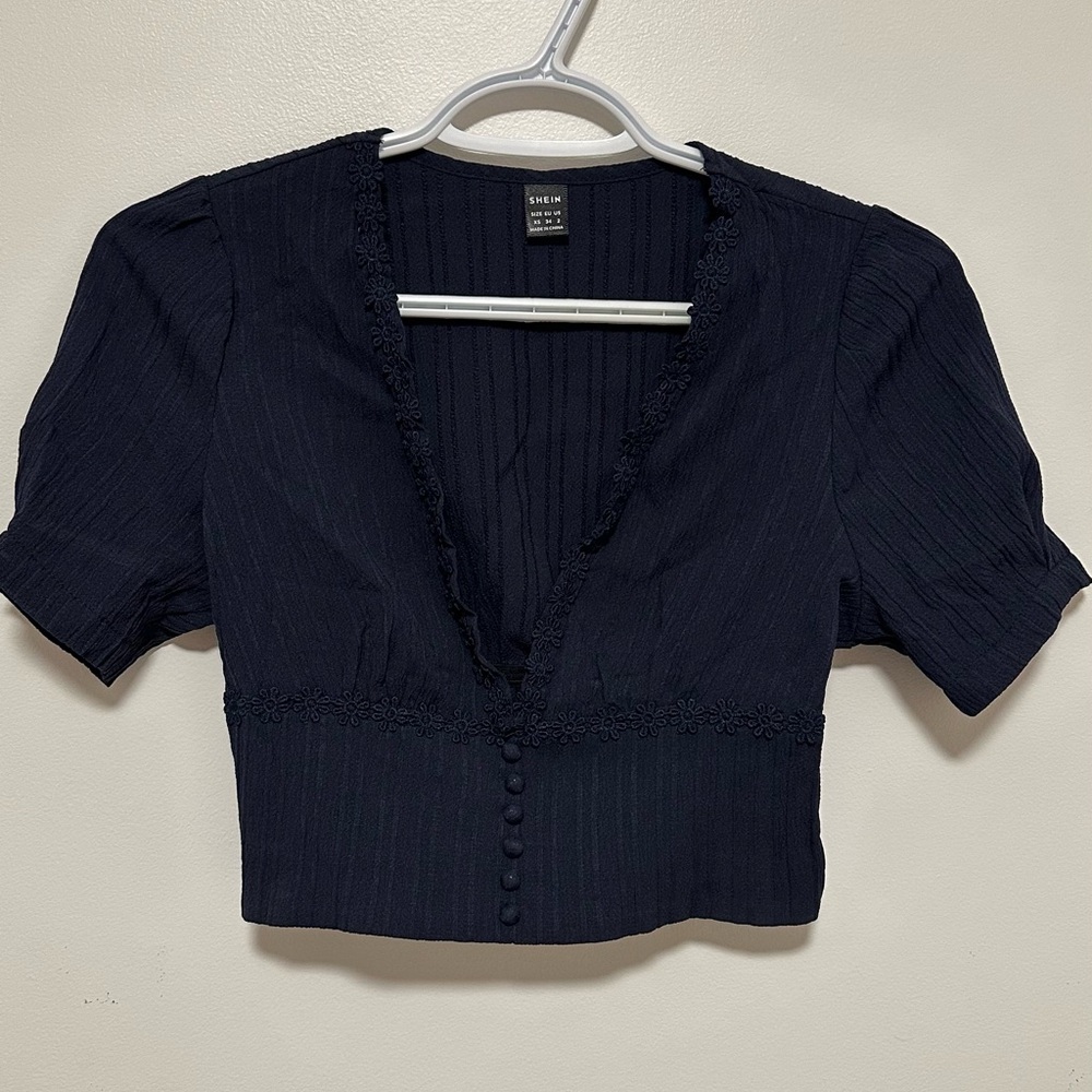 SHEIN Cropped Blouse